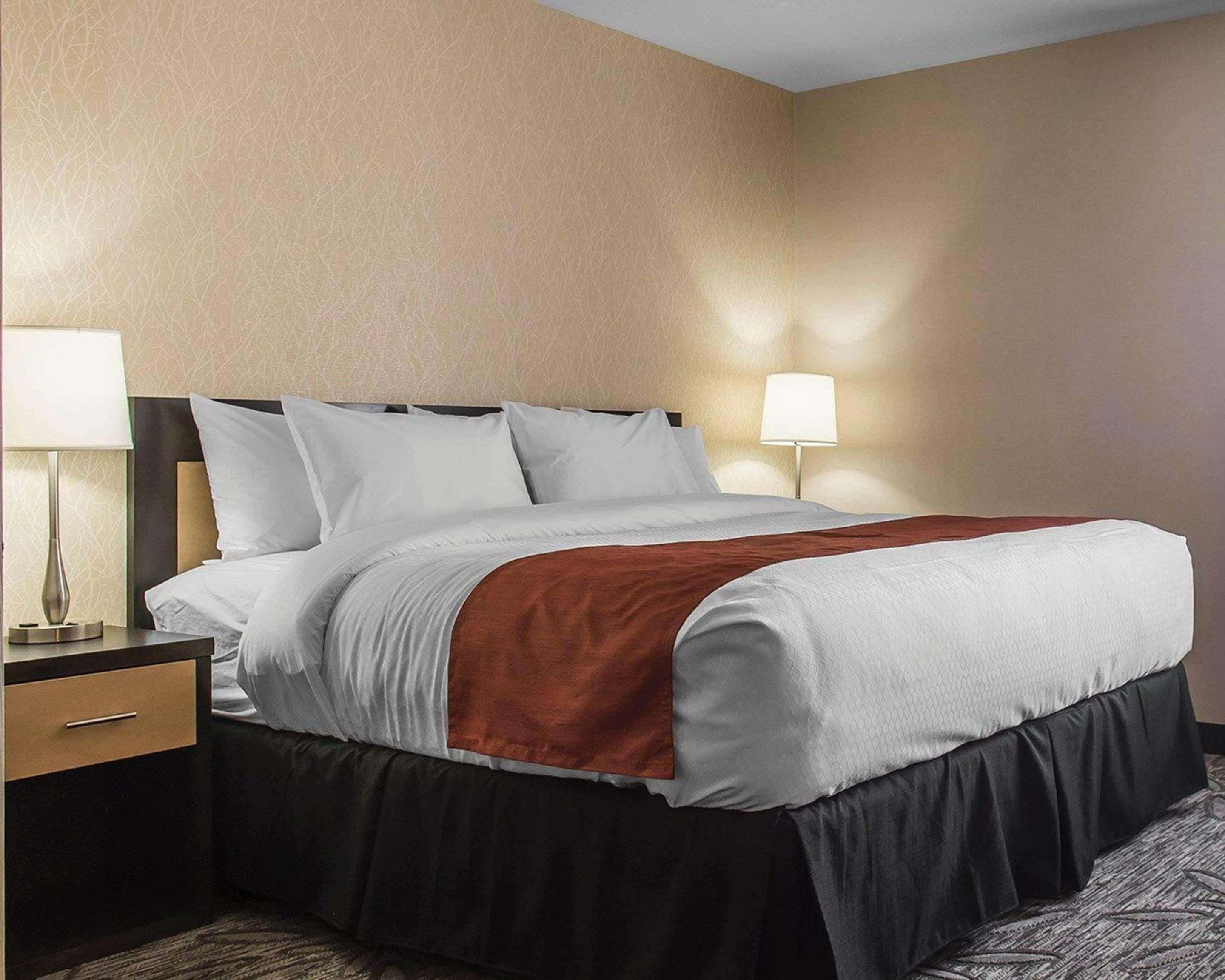 Quality Inn & Suites Kingston Exterior foto