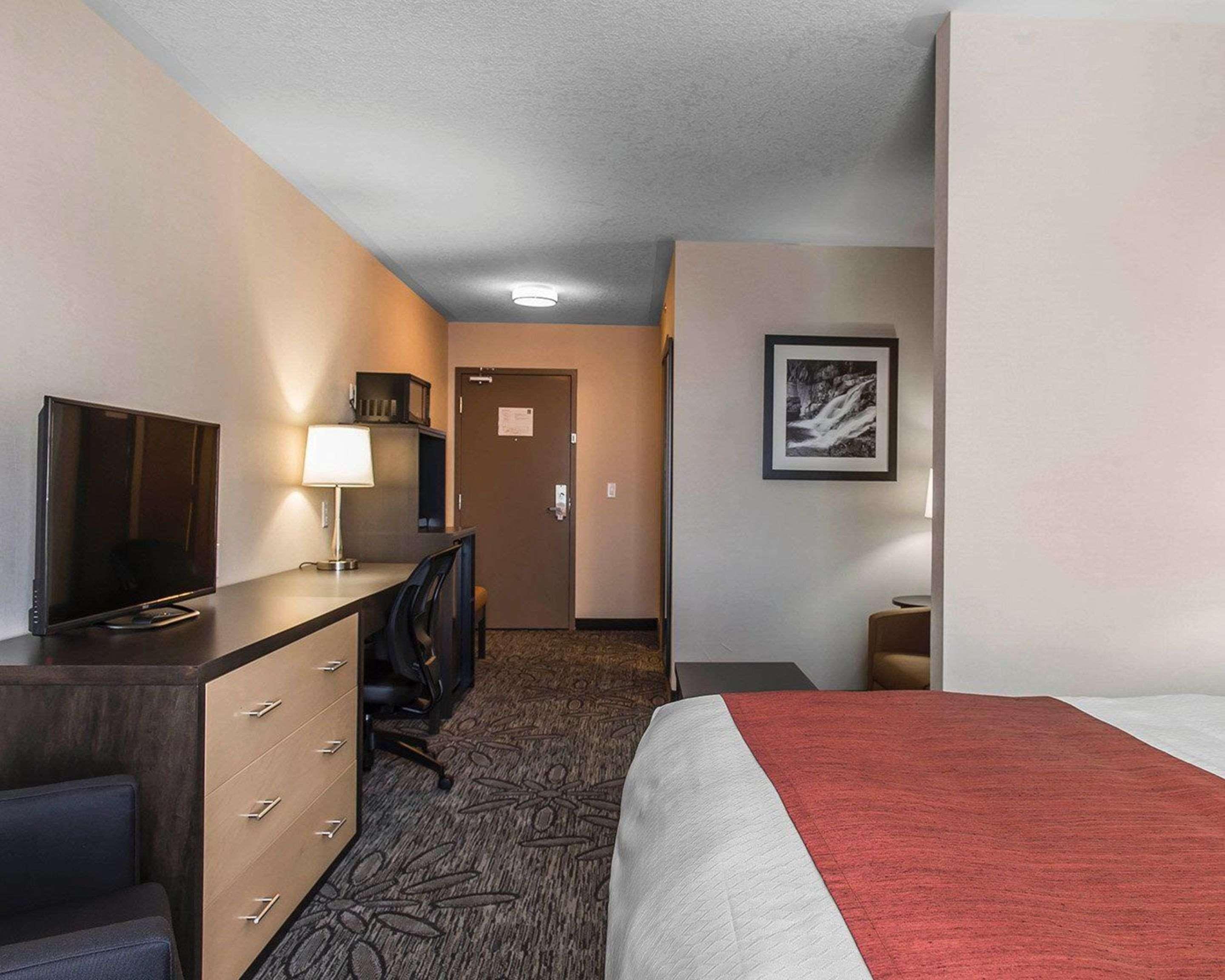Quality Inn & Suites Kingston Exterior foto