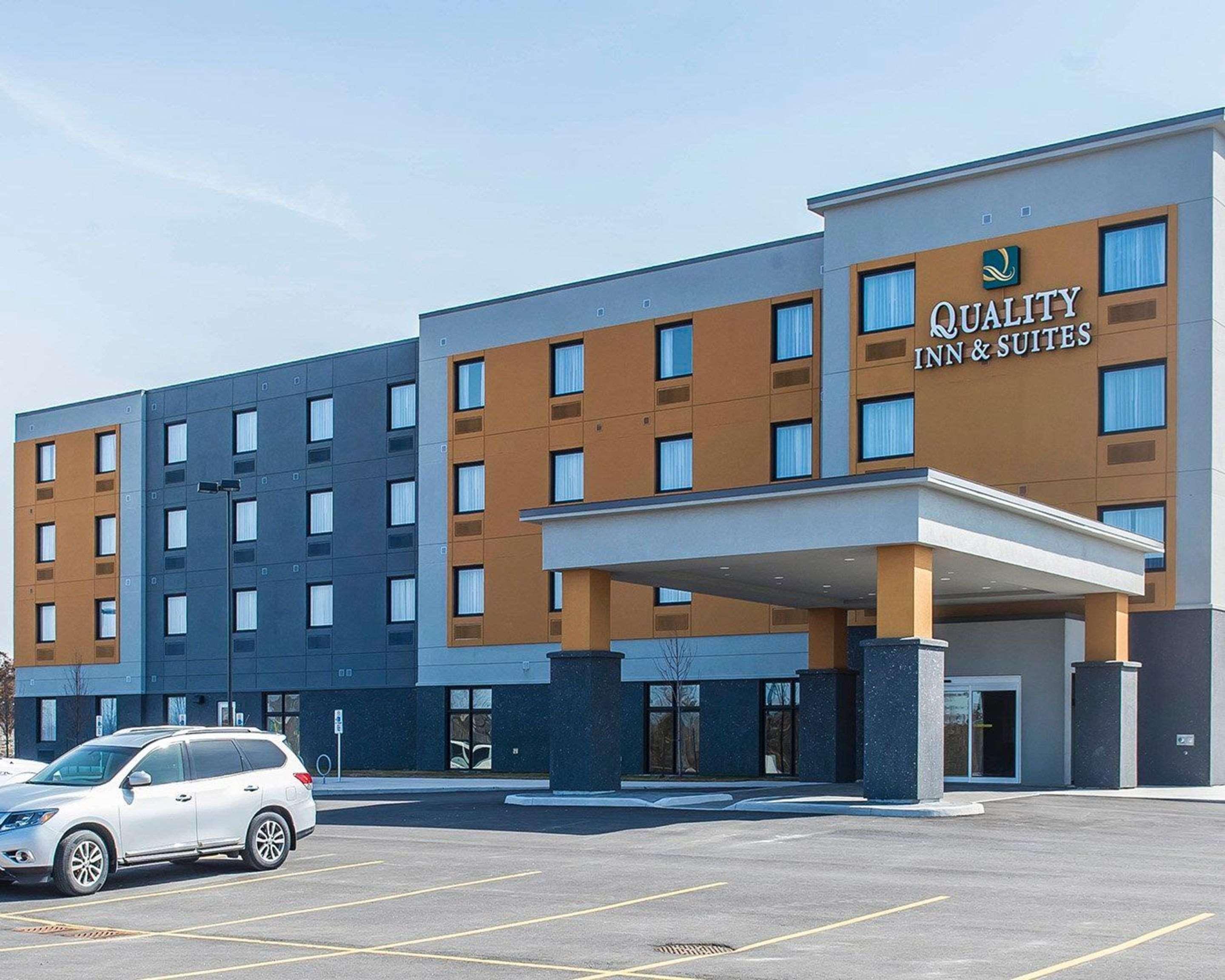 Quality Inn & Suites Kingston Exterior foto