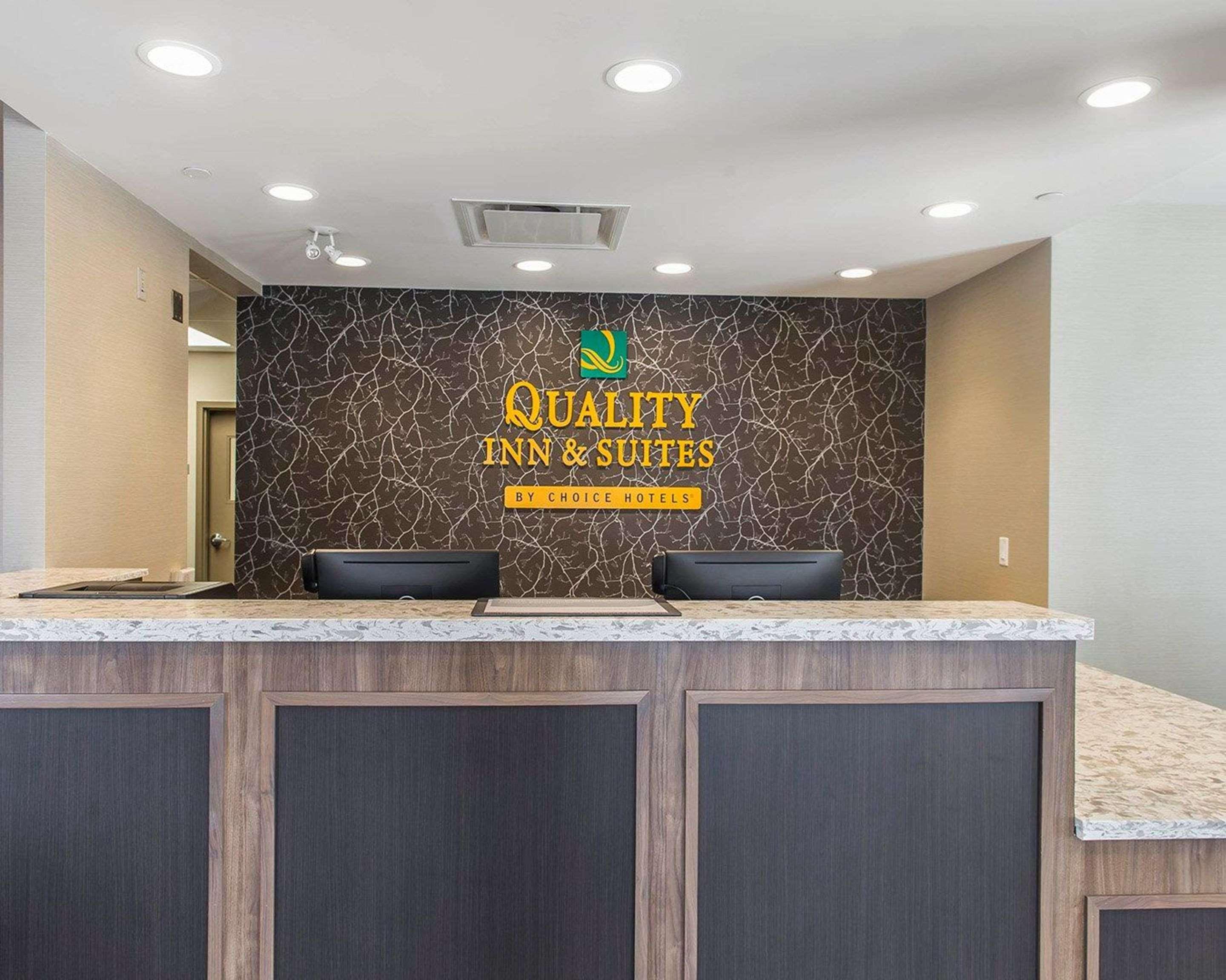 Quality Inn & Suites Kingston Exterior foto