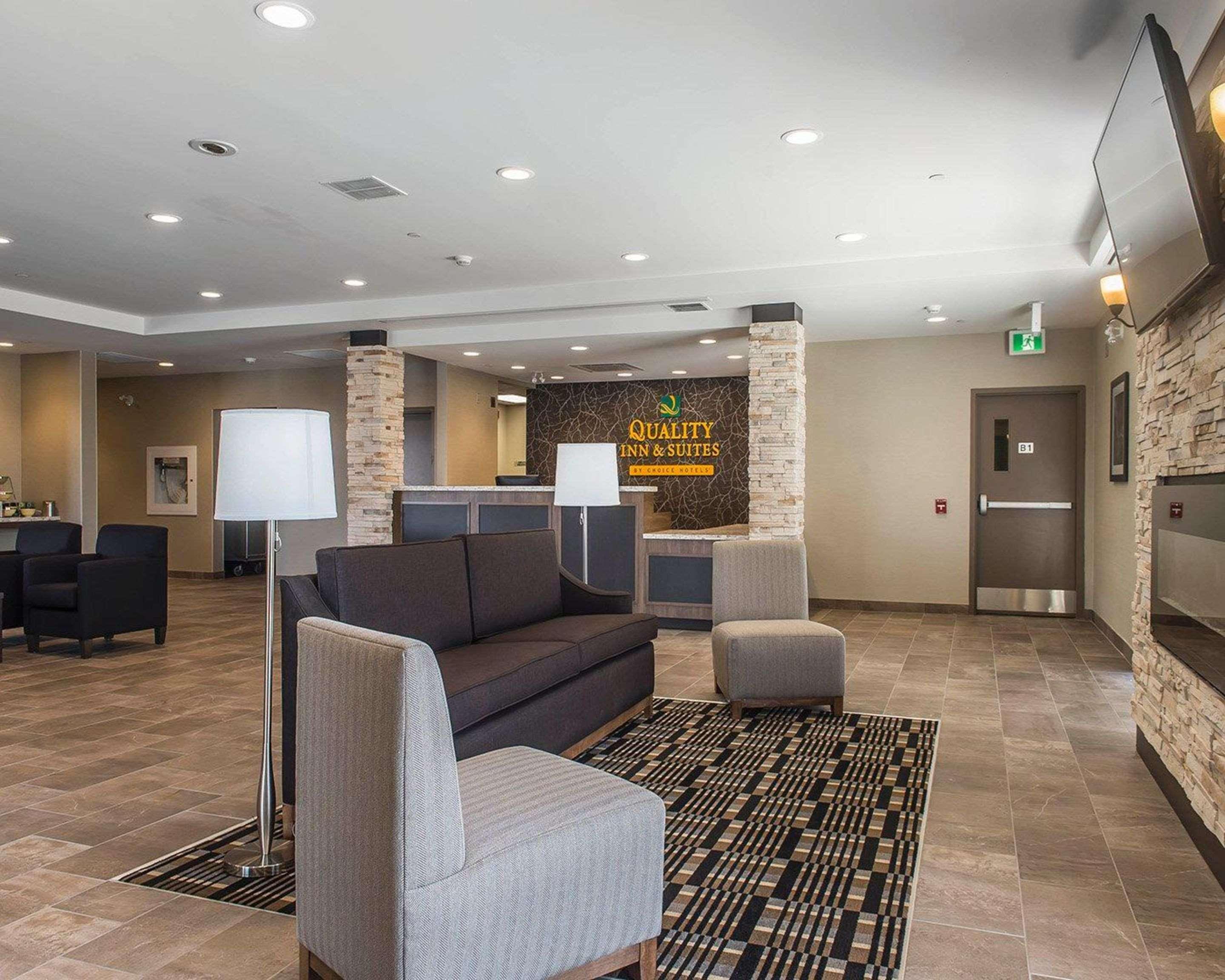 Quality Inn & Suites Kingston Exterior foto