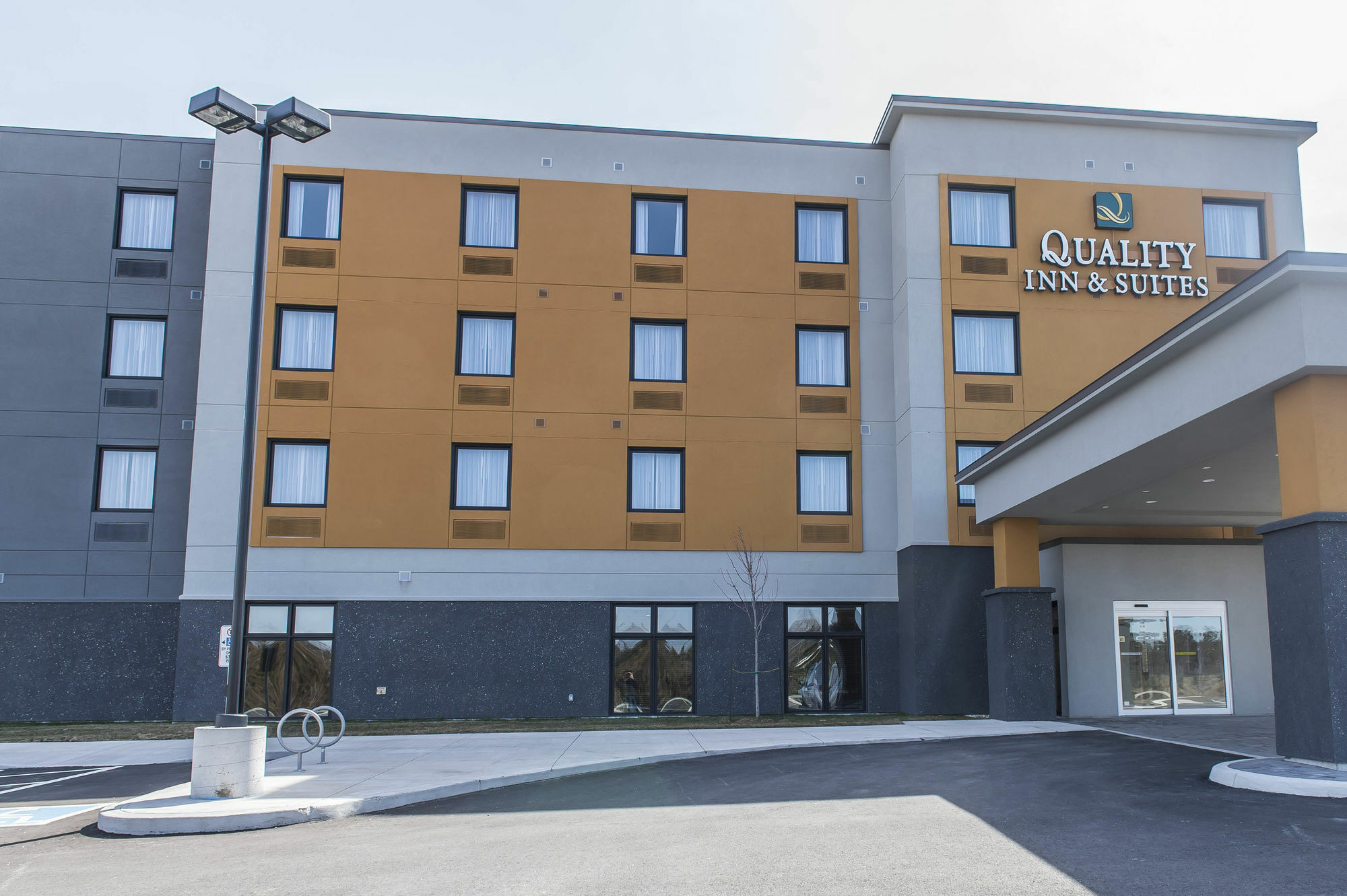 Quality Inn & Suites Kingston Exterior foto